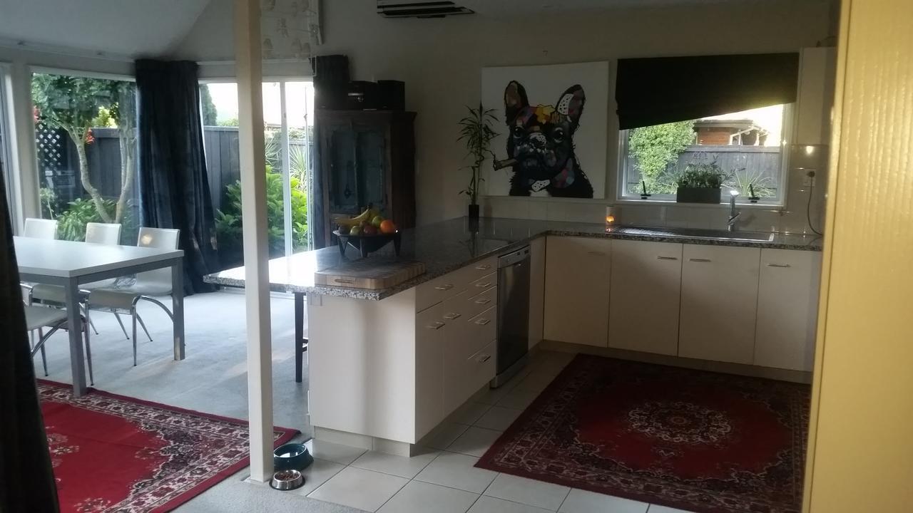 Berni'S Boutique Bnb Christchurch Eksteriør billede
