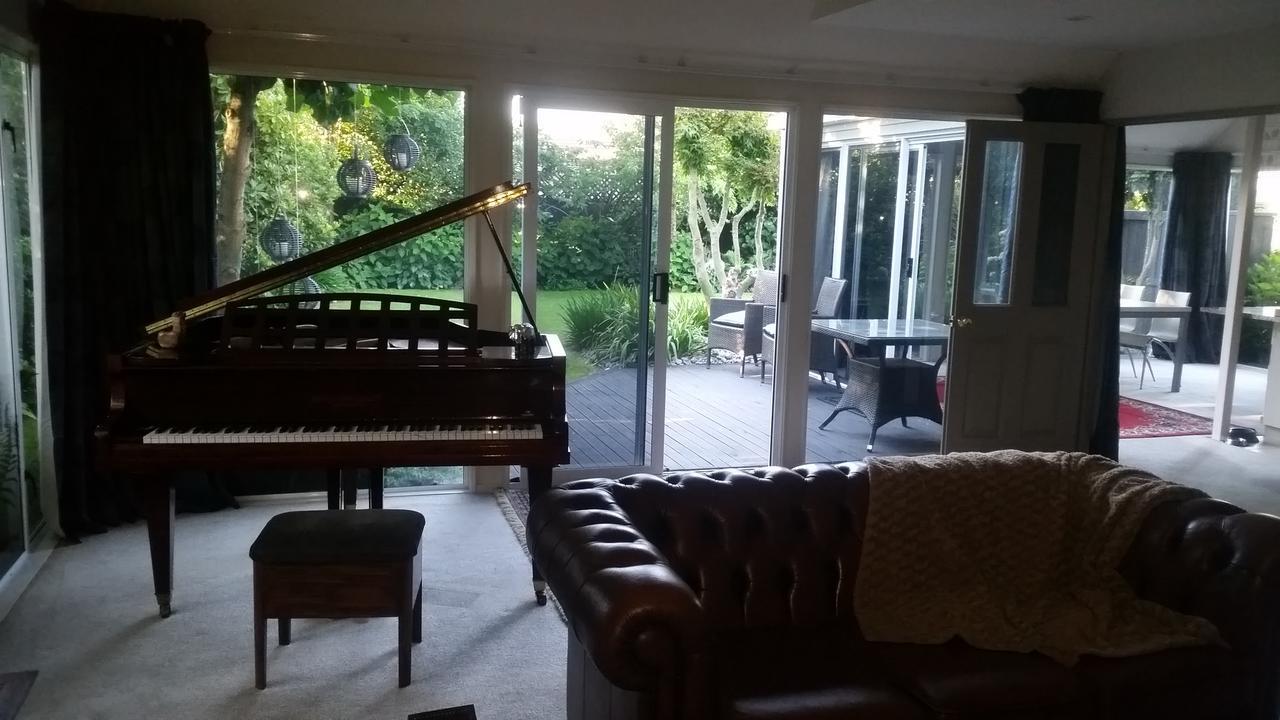 Berni'S Boutique Bnb Christchurch Eksteriør billede